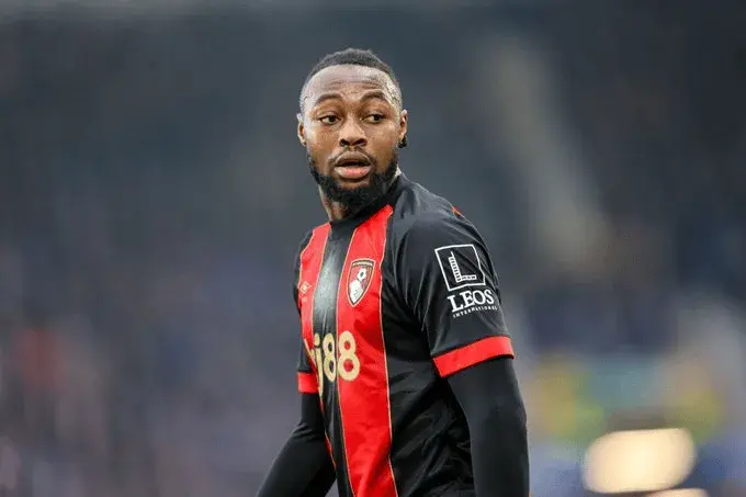 ليفربول يرفض مطابقة عرض مانشستر سيتي البالغ 180 ألف جنيه أسبوعياً لسمينيو وينسحب من الصفقة