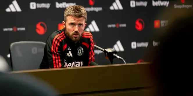 Sacking Pressure Mounts: Manchester United Hierarchy Grants Carrick Breathing Room as Internal Discussions Over Successor Begin